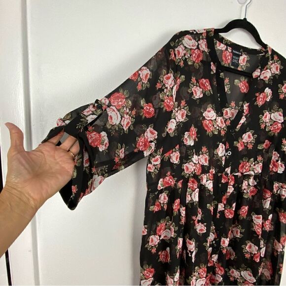 Torrid Hi-Lo Floral Tunic Top‎ Black & Pink women’s Size 1X Sheer 3/4 Sleeve - Picture 10 of 14
